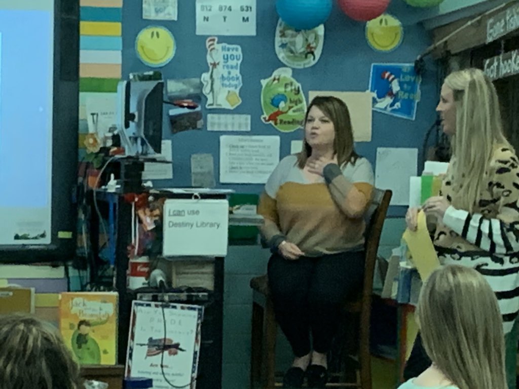 shminard's tweet photo. Thanks to the Bellaire Elementary staff for letting us share information about communication disorders! @CandiceF16 @bpsb_slps #thebestaccessory https://t.co/ieUXlu46C2