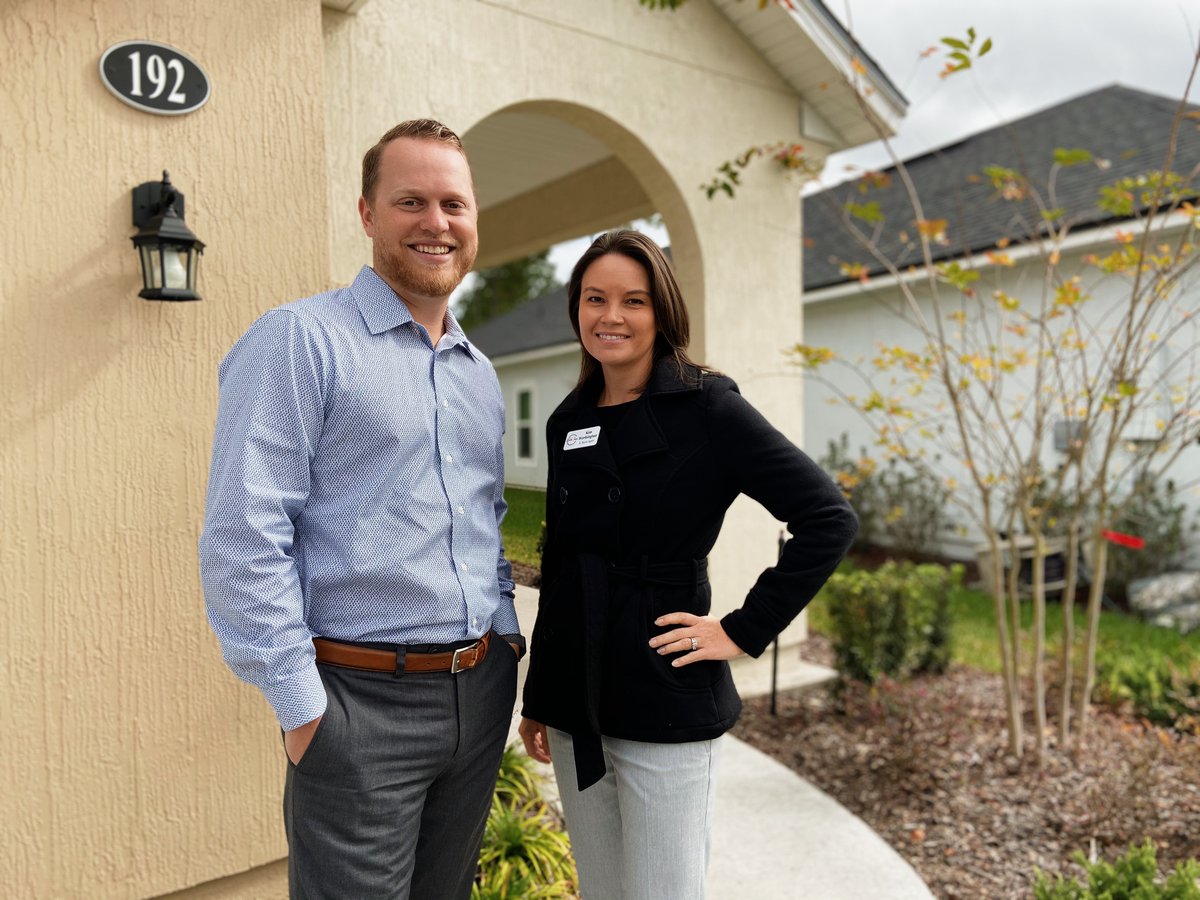 welchteam_kw's tweet photo. Who said real estate is slow this season? 😉 Check out how well our Top Producers did in October! #agentsofthemonth⠀
⠀
Kim Worbington closed the month with 6 units sold and over $2.6M in volume, while Nathan Edwards followed with 8 units sold and over $1.9M in volume. 💰 https://t.co/9mUKn62jkD