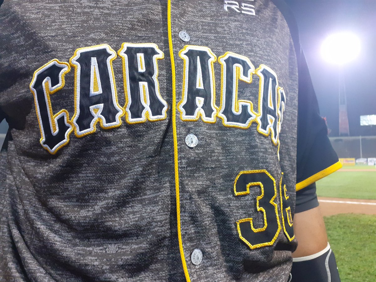 leones_cbbc's tweet photo. #Juego8 | ¡Play ball a las 7 pm! https://t.co/MAKRBRBesZ
