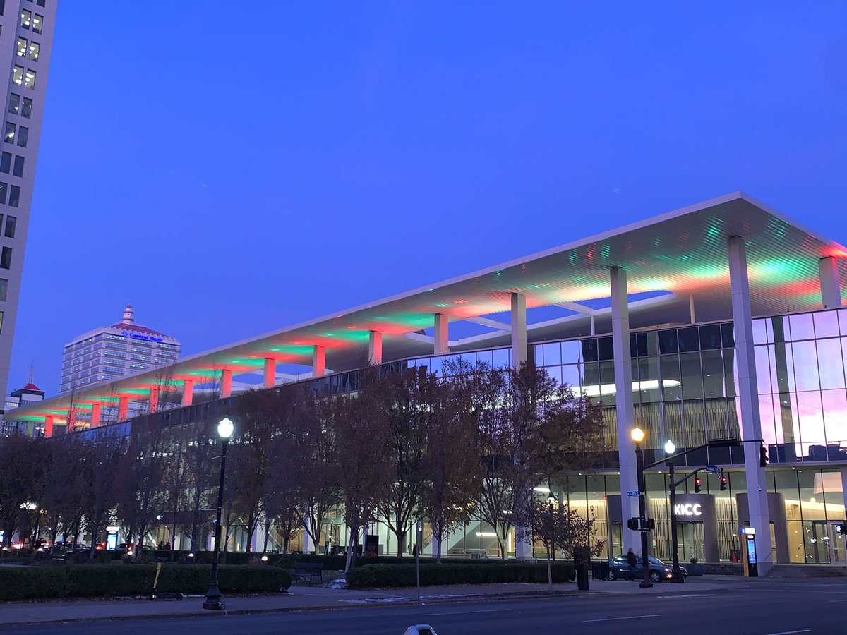 stephensonreads's tweet photo. Made it to Louisville for the 2019 #aasl conference! So excited to meet new authors and speakers. And what better place to do it than my home state?! #aaslconference https://t.co/Hx4jQYWElw