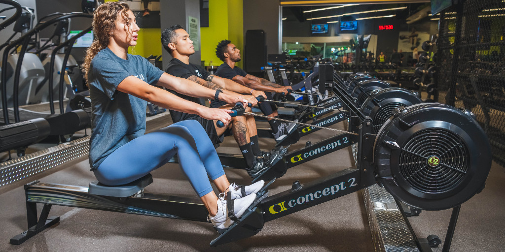 ClubSportSJ's tweet photo. Most people aren't sure how to use Rowers to burn calories but try this! 

Set timer for 20 mins. Complete sets of 10, 15, and 20 strokes. Each stroke performed with power through legs, core, and arms. For 1 min between sets use smooth, easy strokes. Repeat till the time is up. https://t.co/jOHTHnBZpK