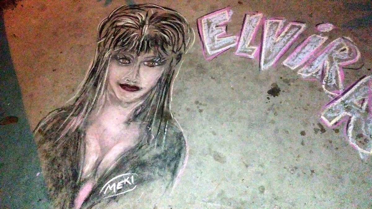 TheRealMEKI's tweet photo. @TheRealCasey805 @Ventura_PD @vcstar Or this Elvira for Halloween....all in chalk.   any requests? https://t.co/ObYjnEseaO