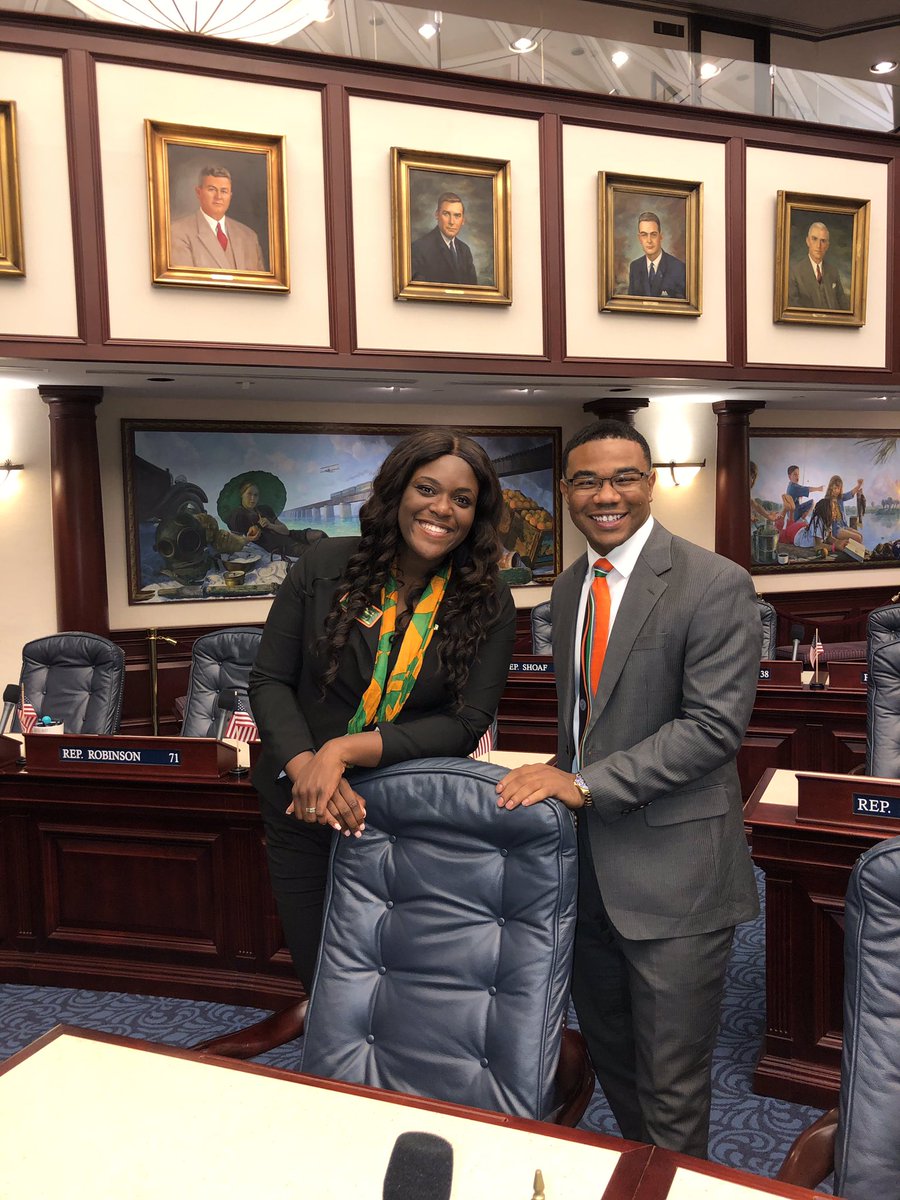 madamtaylar_'s tweet image. Modern Day MLK &amp;amp; Shirley Chisholm 

#TheFuture #FAMUMADE 🇺🇸🐍