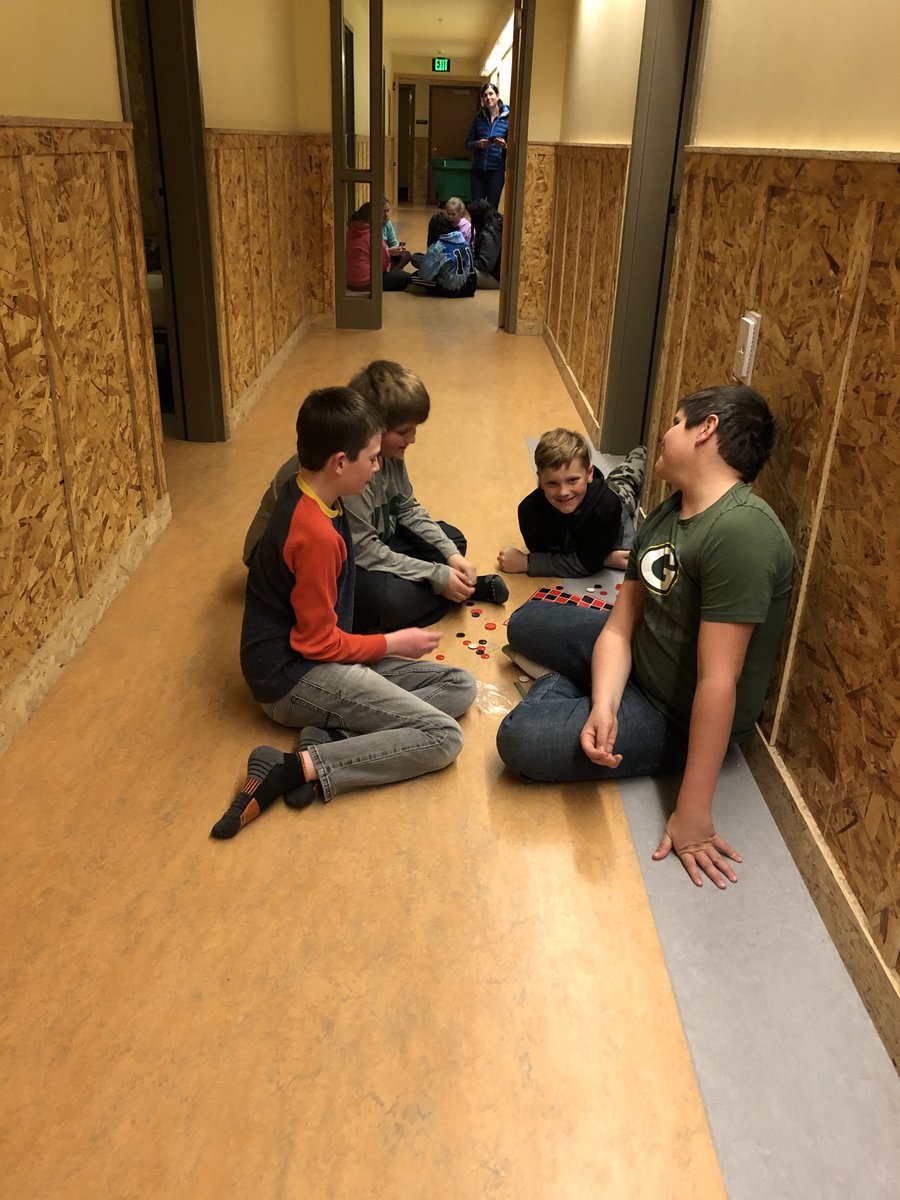 GaylaHammer's tweet photo. Relaxing after a delicious dinner and before class. #LMs6th graders https://t.co/mVUVvu9VXP