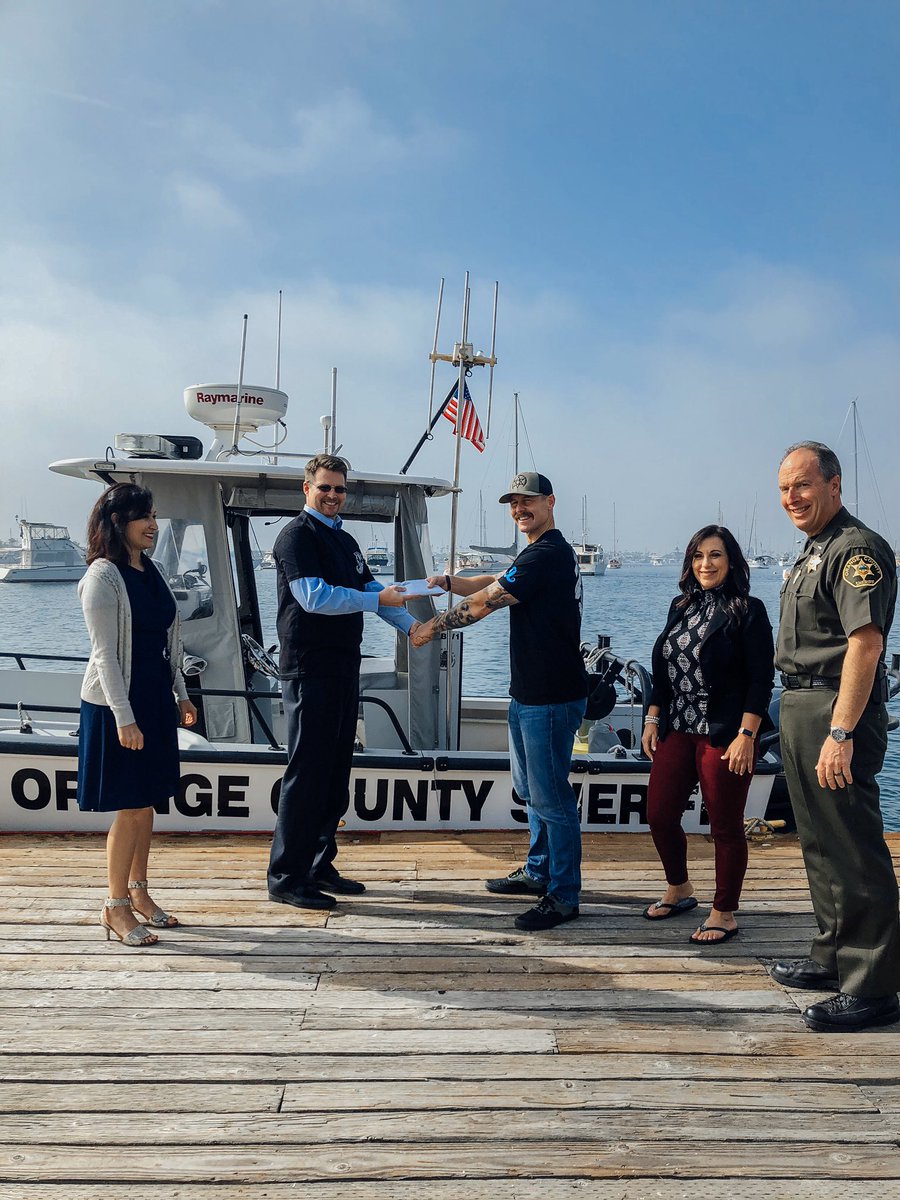 OCSDHarborOps's tweet photo. #OCSDHarborPatrol deputies created a #Movember t-shirt to raise money awareness for prostate cancer. Together we raised over $2,000! And today, we were able to donate it all to @hoaghealth for prostate cancer research. Thanks to everyone who bought a t-shirt for the cause!👕 https://t.co/Lmismd6nIt