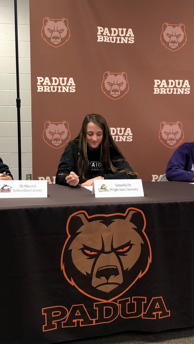 sammi_ott's tweet photo. Officially a Raider !! 🏐💚Super excited to start this next chapter in my life!! #RaiderUp https://t.co/0YMhNsisOC