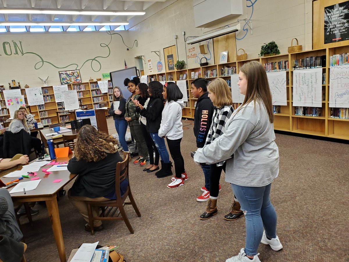mstaal_kcsavid's tweet photo. These AVID Ambassadors stole the show!  Best way to talk about how AVID supports students is to let them show you!  @MrsHarveyNMS AVID 💙 was SO proud!  @KcSavid https://t.co/LHGcLkPwK6