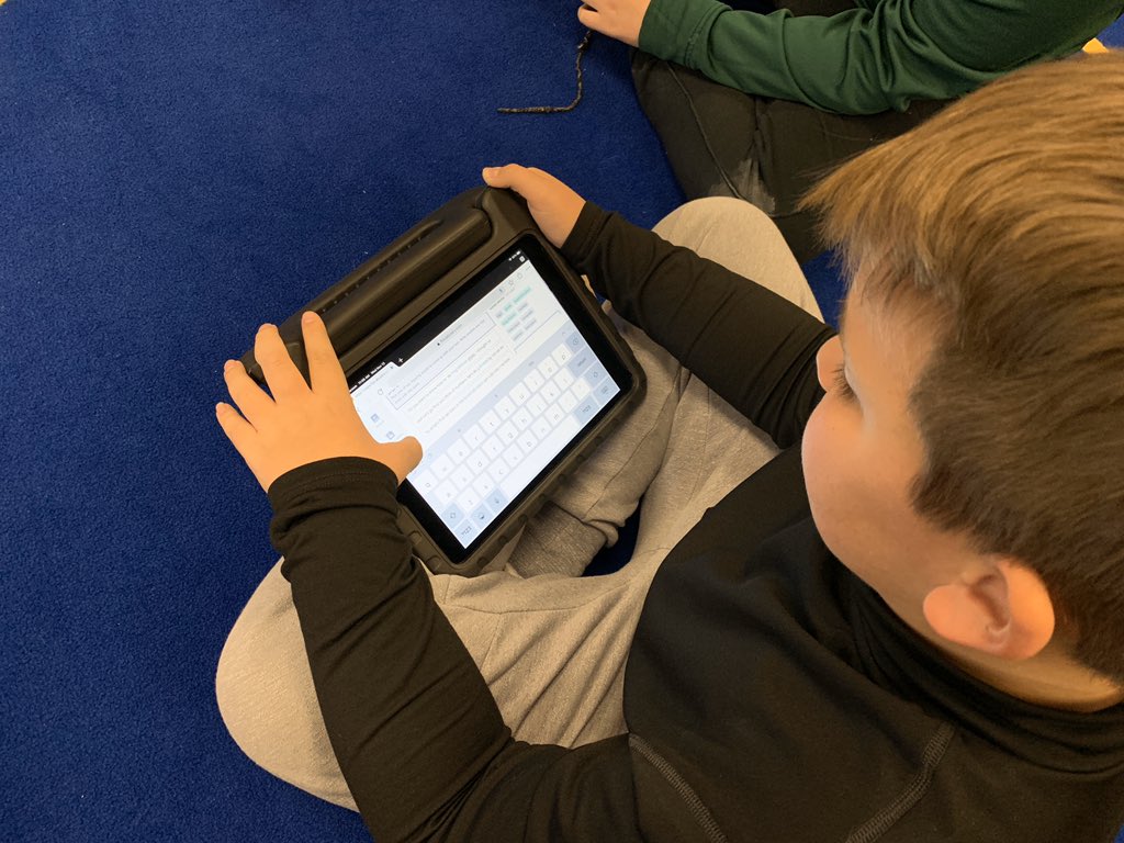 MsInnov8or's tweet photo. Creating long division raps using @flocabulary Canโt wait to get the beat going and hear these great rhymes! #SDJSTEM #MusicinLearning @SDJanesville @LearningAtJES https://t.co/WExl2ioKMx