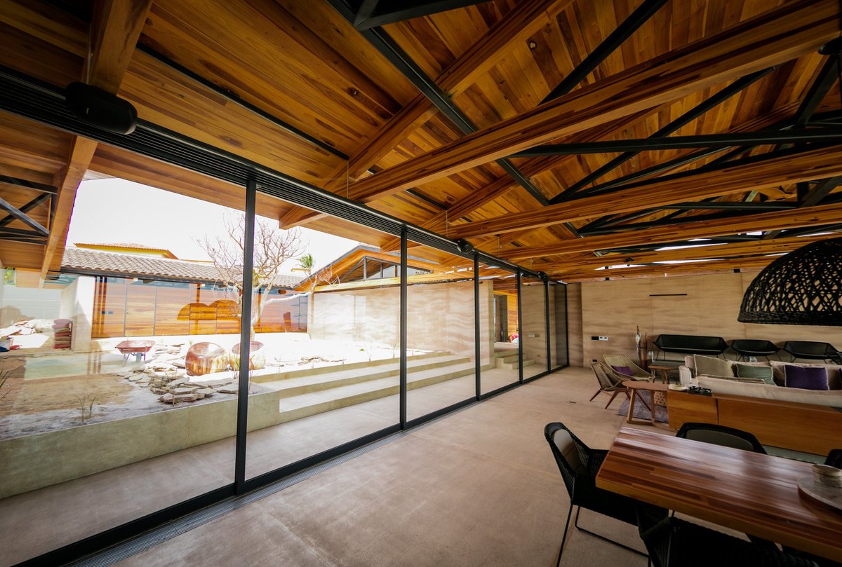 AviglassMX's tweet photo. Casa Bolin, Aluminium Windows ,
Made by #aviglass, installed by #inslarglass. #seicentofortewindows, visit us in #koralshops #loscabos  #homedesign #arquitecture #arquitecturedesign #luxuryhomes #arquitecturephotography #arquitecturelovers
#homedecor #windows #hurricanewindows https://t.co/x8ORxqBpWf