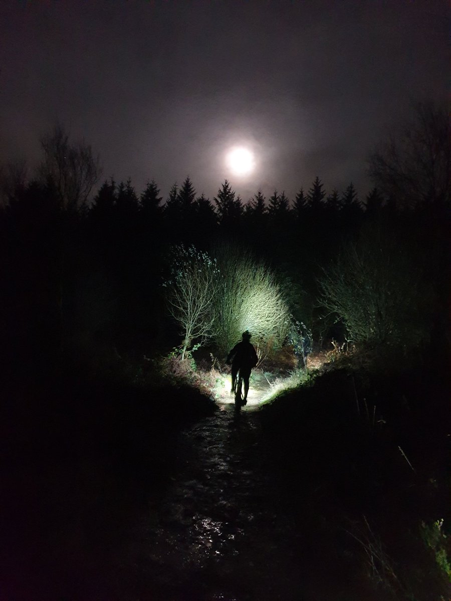 AndrewJames18's tweet photo. An excellent evening @OPALlandegla , 16 miles on a cold winters night followed by top food with Bert and @JennyTinmouth #opallandegla #bertsribs #weakness #jellybabiessavedtheday   #alightfromthegods #notmymoon #2moon https://t.co/LUCEIx4Ufh