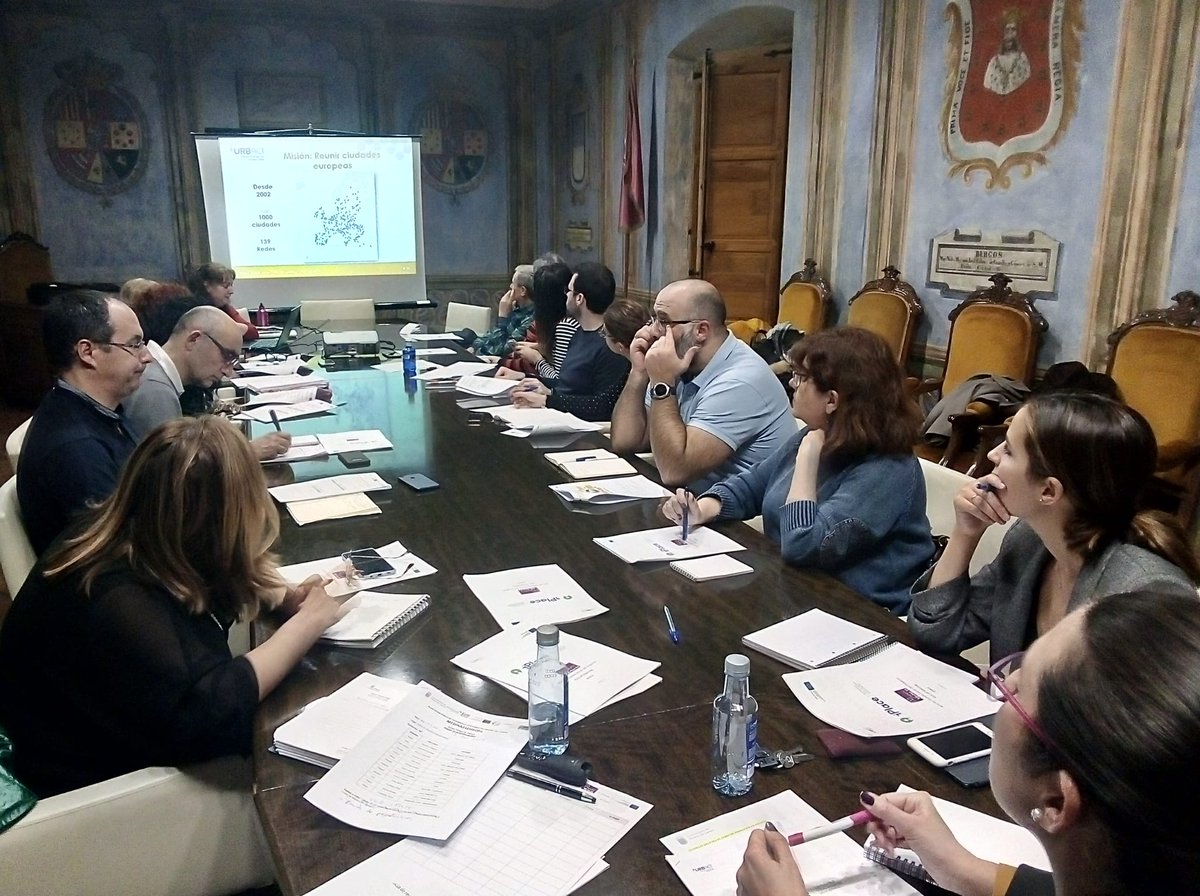 Raquel Alonso y Teresa Rebollo presente en la reunion del Proyecto Europeo IPlace de <a href="/AyuntamientoMDC/">Ayto. MedinadelCampo</a> y Medina21