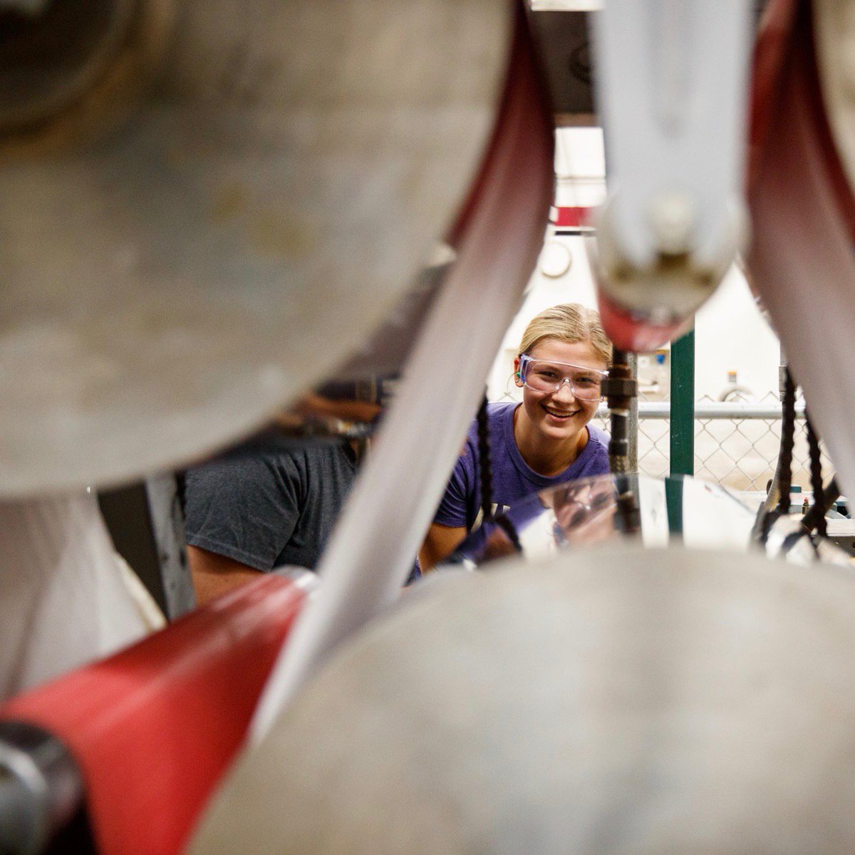 UWStevensPoint's tweet photo. #WhyUWSP: 💜💛 Our Science Building holds the world's largest student-run paper making machine! 📃 #UWSP #WhyWednesdays @UWSPCNR https://t.co/vnOiwrtxW4