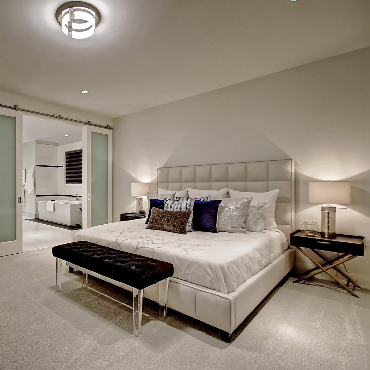 A bedroom, when staged correctly, can display a tranquil experience. #dezingroup

#calgary #edmonton #yycre #yegre
