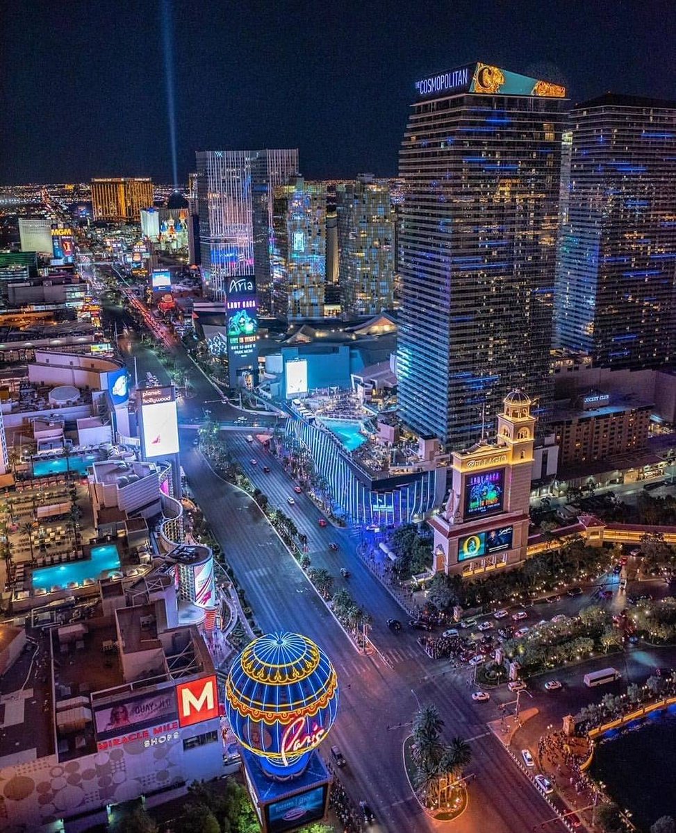 TotalVegasVIP's tweet image. The City that never sleeps #LasVegas 
#neon #hotels #TotalVegasVIP #travelagent #travel #uk #australia