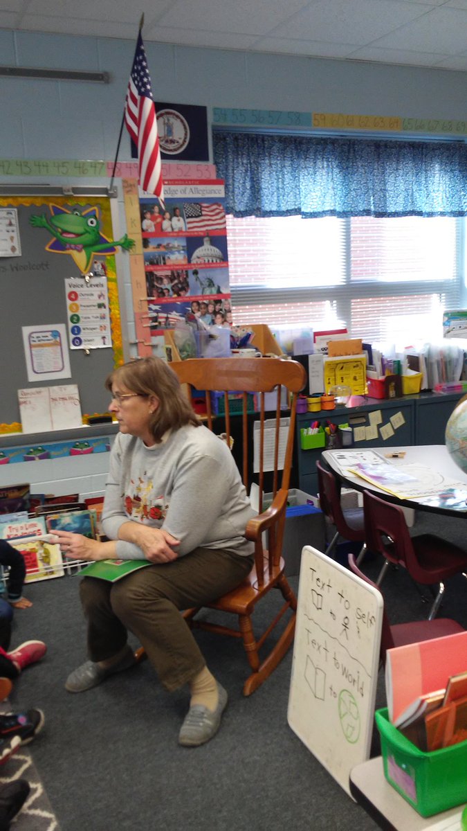 kbouk0011's tweet photo. Students make 'Text to Self' and 'Text to World' connections after Mrs. Saunders reads The Great Kapok Tree.
#firstgrade #ccesdukes https://t.co/KIzd7Gofpb
