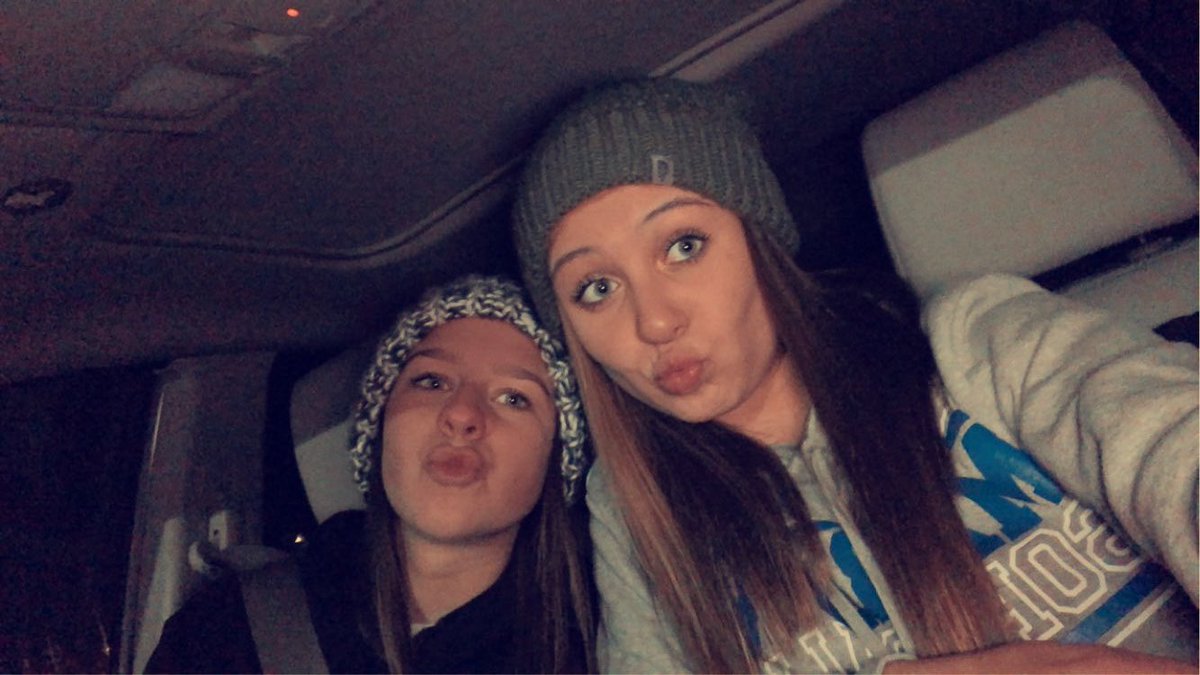 AKujawski_'s tweet photo. hbd to my gf!!! thx for all the laughs and hope you had the best day<33 @Emily21571 https://t.co/ckqSFUt5km