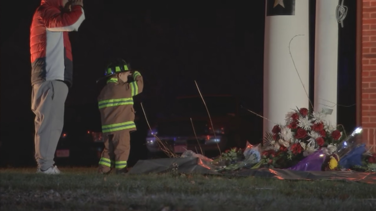 My heart.

This little boy dressed as a firefighter dropped off flowers <a href="/WorcesterFD/">Worcester Fire Dept.</a> for Lt. Menard and ended his visit with a salute.

#Boston25