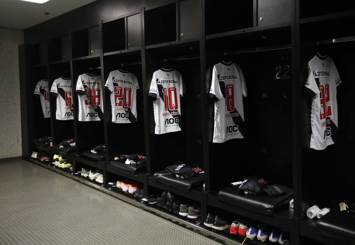 VascodaGama's tweet photo. Tudo pronto no nosso vestiário. ✅

📷: Rafael Ribeiro | #VascoDaGama

#FLAxVAS https://t.co/jihPZ8tqhe