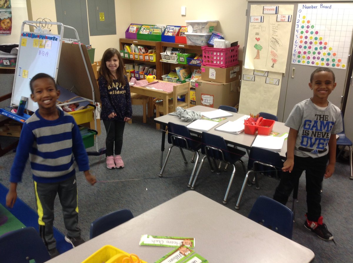 mrs_wood_2011's tweet photo. Today we made shapes with rope. We talked about number of sides and vertices. #sunsetRPS #mrswoodink https://t.co/mpZtn6PhXi