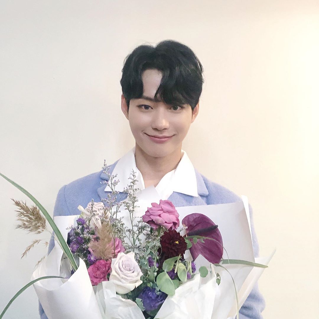 chae_032215's tweet photo. #최근에_저장한_남자사진_4명으로_취향을_알_수_있다고_한다 https://t.co/EaytPQxNt3