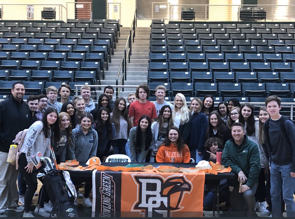 Emily_Golf17's tweet photo. It’s official!! Thank you everyone for coming out and supporting me!  So blessed🧡 #BGSU https://t.co/aj5uxC48Ri