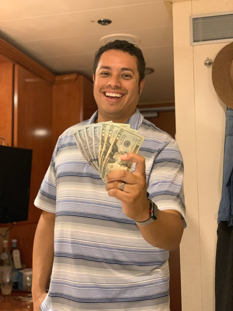 BeccaG's tweet photo. Day 13 -grateful for this money maker! π He balances me so well and I am grateful God brought us together so I could choose him! #30thanks #AttitudeOfGratitude https://t.co/DAkicG0HOI