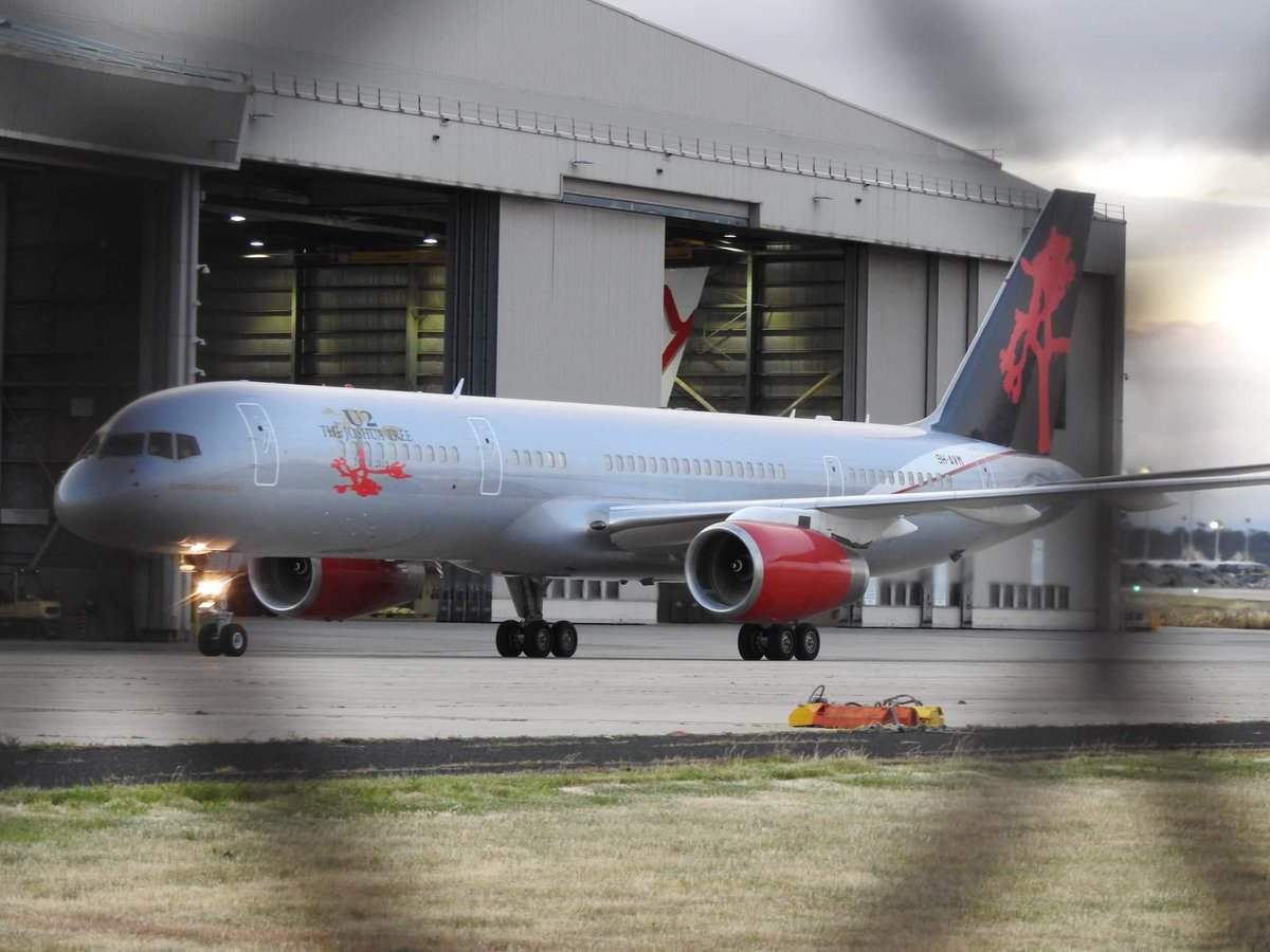 faridu2's tweet photo. #JetMagic touched down at #melbourneairport last night and @U2 happened #Bono #theedge #larrymullenjr #AdamClayton #U2TheJoshuaTree2019 #U2 #melbourne https://t.co/Z8BeUuXUZl