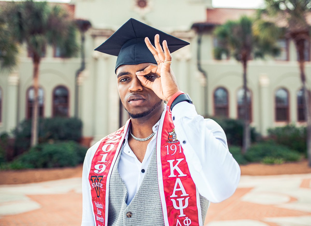 _davidm20's tweet photo. Made it to the finish line ten toes down. 
December 14, 2019... We out! 🎓🚀
.
So many memories. So much knowledge. So many connections. Nothing can beat my experience. 
I must say, it was on hell of a ride. 
ΚΑΨ ♦️ - Fall 15' 
US Army🇺🇸
.
.
📸: @remarkablemedia #GradSZN https://t.co/jvJhqUS6TC