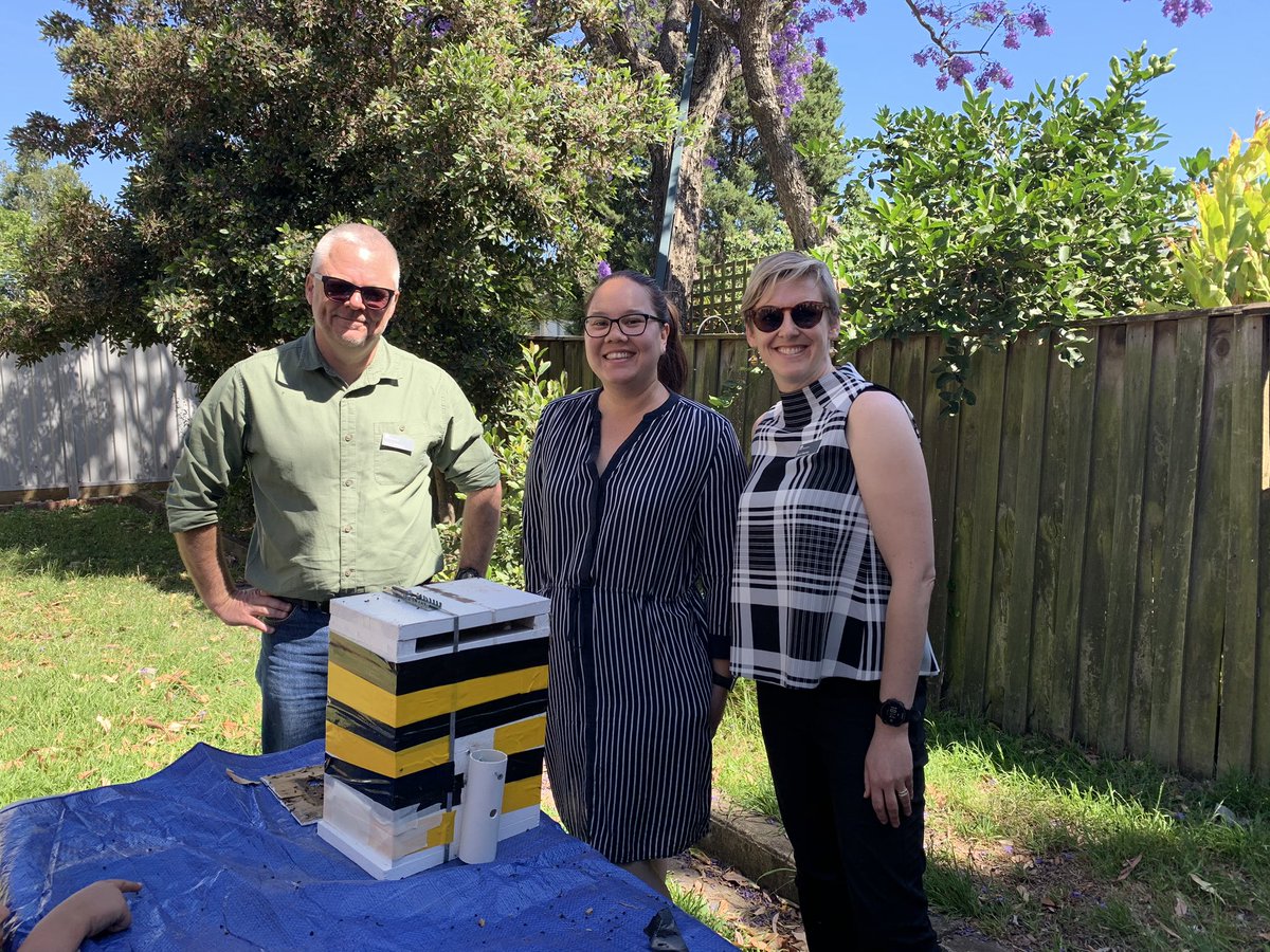 Another successful native beehive split with the eco warriors at Strathfield South PS. Great to see students engaged in environmental sustainability. #bethecatalyst <a href="/StrathfieldSPS/">Strathfield South PS</a> <a href="/Education2040/">NSW DoE - Education for a Changing World</a> <a href="/ThisisAdamW/">adam williams</a> <a href="/CatalystLabNSW/">Catalyst Lab NSW</a>