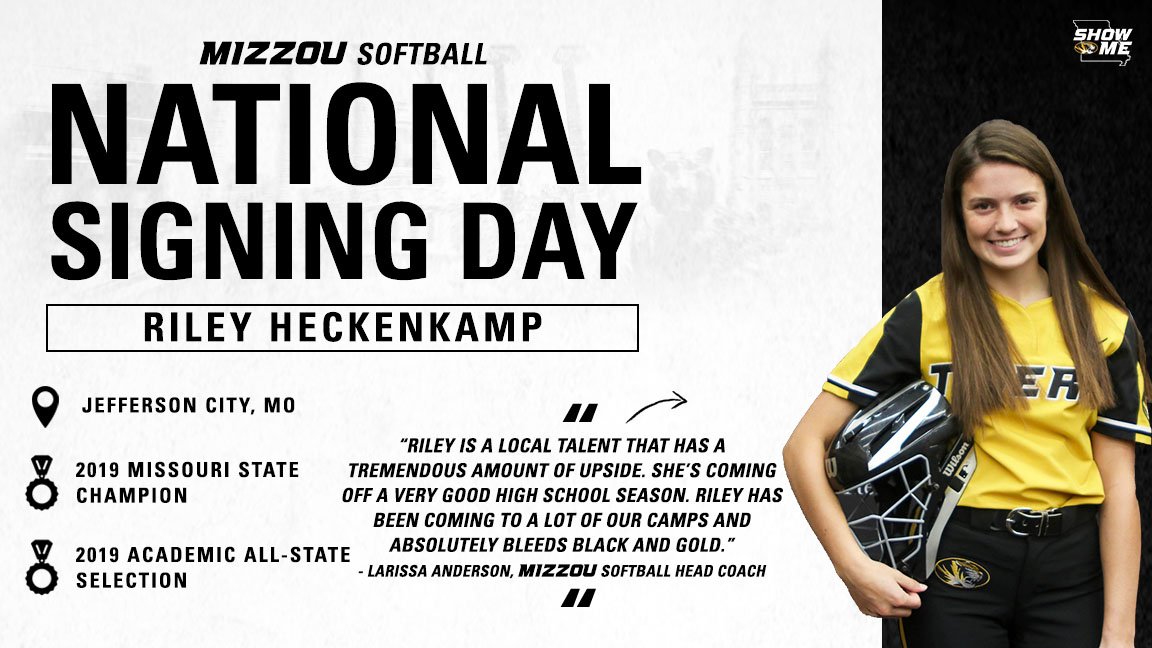 MizzouSoftball's tweet photo. Checking in from Jefferson City, Mo. 📍 the love for #Mizzou runs deep in this True Daughter of Missouri

𝓡𝓲𝓵𝓮𝔂 𝓗𝓮𝓬𝓴𝓮𝓷𝓴𝓪𝓶𝓹 (@rileyheckenkamp) is officially a 🐯

#OwnIt 🥎 https://t.co/PpUn3TjEOv