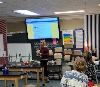 BWPrincipal279's tweet photo. Basswood teachers learn from each other! We are personalizing student learning with technology.
#Pathplaceandplace
#BasswoodteachersROCK!
#DL4A https://t.co/tD86vOYHFQ