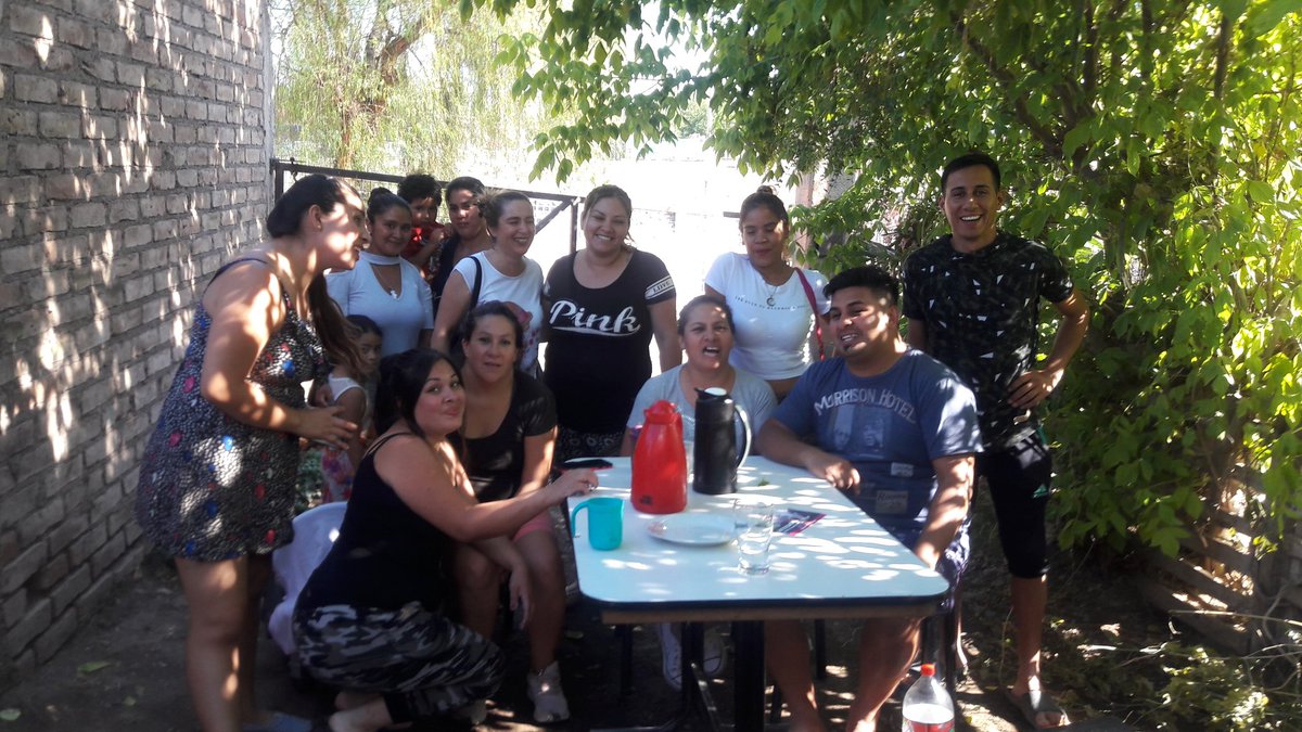 KarinaFerraris's tweet photo. #Mateadas
Nuevas Casas de Encuentros Somos, bienvenidas!!
Entre mate y mate, también, le mandamos nuestro apoyo a @evoespueblo https://t.co/0mRhJfR8cX