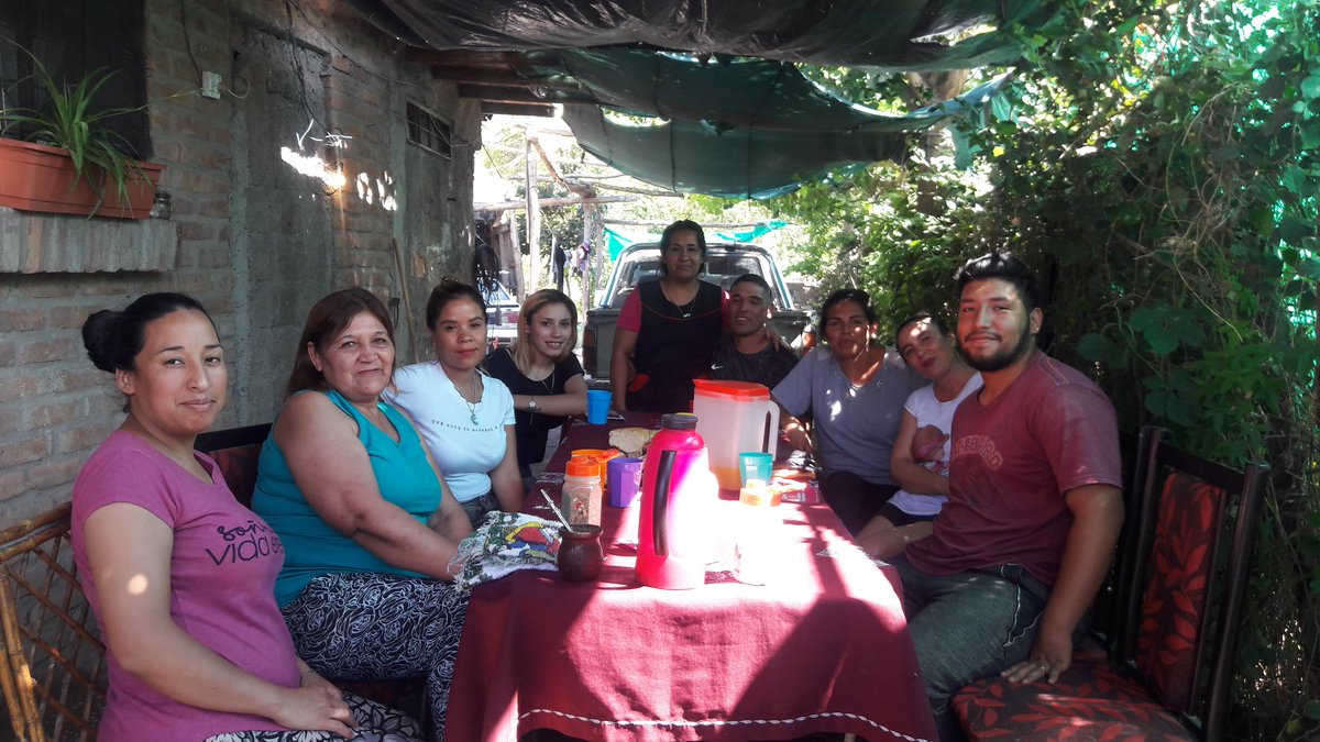 KarinaFerraris's tweet photo. #Mateadas
Nuevas Casas de Encuentros Somos, bienvenidas!!
Entre mate y mate, también, le mandamos nuestro apoyo a @evoespueblo https://t.co/0mRhJfR8cX
