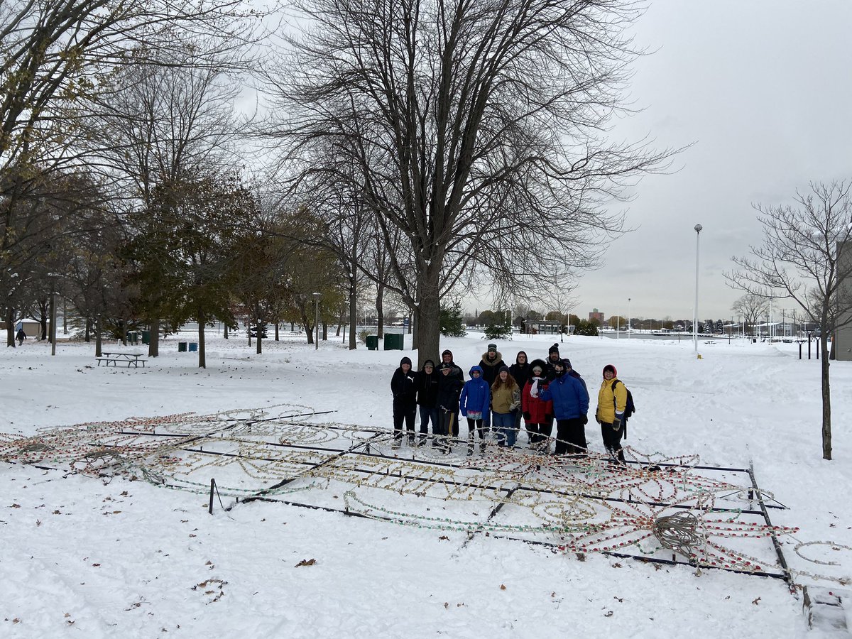 marty_passmore's tweet image. AMSS staff and students helped to set up the at the Celebration of Lights in Sarnia. Very proud of everyone’s efforts and support of our community!!