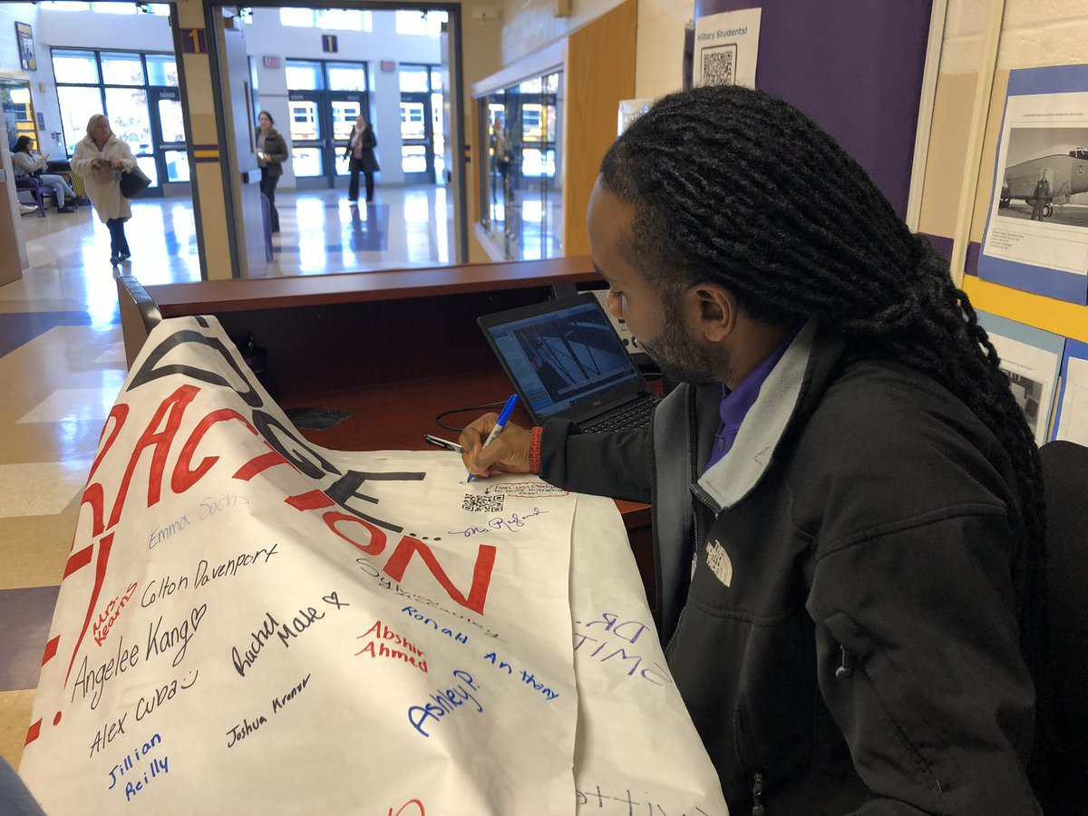 LBSSFCCLA's tweet photo. Thank you to everyone who pledged today! You can pledge anytime this month, the banner will be in the FACS hallway! Thank you @smith2dw @TeriHampton1913 @FCPSLBSS for pledging to #drivedistractionfree #notextanddrive 💜💛 @Tee1174 #LBFCCLA #FCCLA https://t.co/5jvalN3ngK