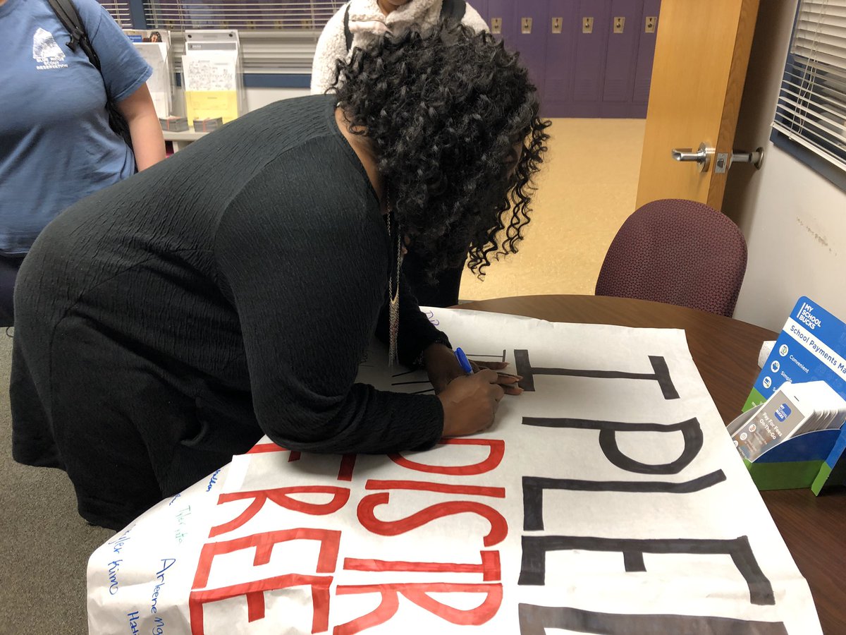 LBSSFCCLA's tweet photo. Thank you to everyone who pledged today! You can pledge anytime this month, the banner will be in the FACS hallway! Thank you @smith2dw @TeriHampton1913 @FCPSLBSS for pledging to #drivedistractionfree #notextanddrive 💜💛 @Tee1174 #LBFCCLA #FCCLA https://t.co/5jvalN3ngK