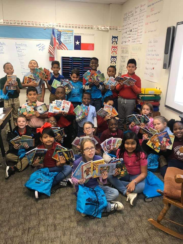 gracemancilla's tweet photo. Blessed with a community that supports Literacy. Operation Read delivered four free books for every student at Southside Elementary#palestineisd
#OperationRead https://t.co/cj0vbnrYNF