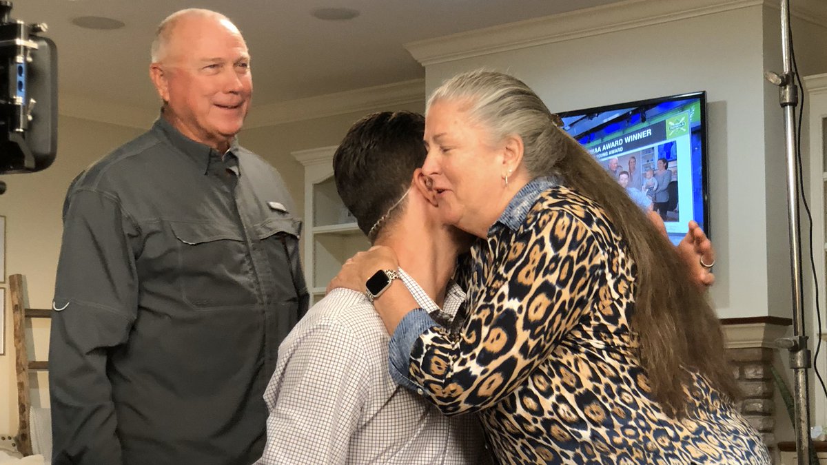 Mets's tweet photo. Love from the family! 🧡💙 #NLCyYoung https://t.co/AWzyVRlPPm