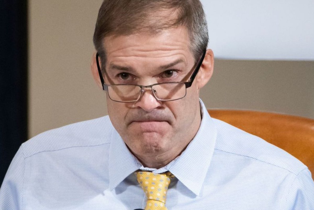 1/ THREAD: Jim Jordan at today's Impeachment Hearing. Note Jim Jordan's Jaw Jutting forward. This is a signal of an adrenaline surge (The dimpling and furrows on the anterior surface of his chin make this easier to see straight-on).  #ImpeachmentHearings  #Impeachment