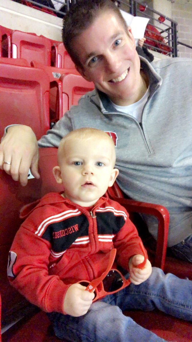 aarichards2014's tweet photo. #OnWisconsin family game night! Let’s go Bucky!!! https://t.co/bnZbSbhRFG
