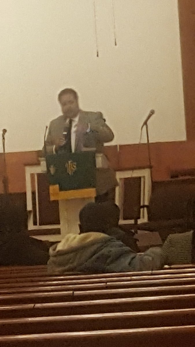 _Kibishii's tweet photo. I hope that you LOVE people and USE things, instead of the other way around. Rev. is pulling out Drake quotes...#CU5deep #CUMW19 https://t.co/kZVeufzhT8