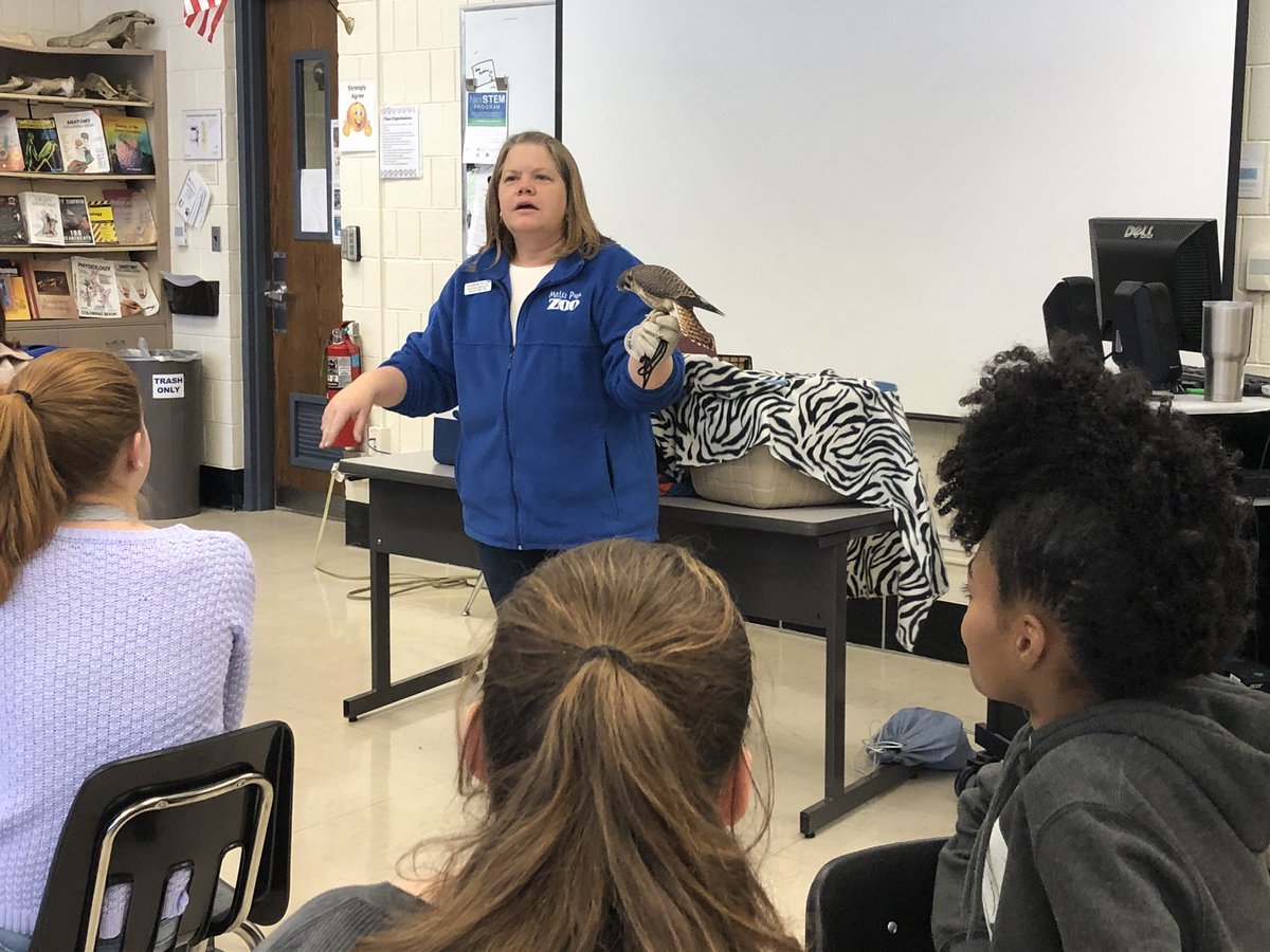 emsandy's tweet photo. Thank you Shannon from @MillerParkZoo for coming to @uhighisu to talk with our Girls in STEM club about your #STEM journey! They loved meeting all your animals! #girlsinSTEM #WomenInSTEM #Zoo @SolbergChem https://t.co/EJsS99Dh5B