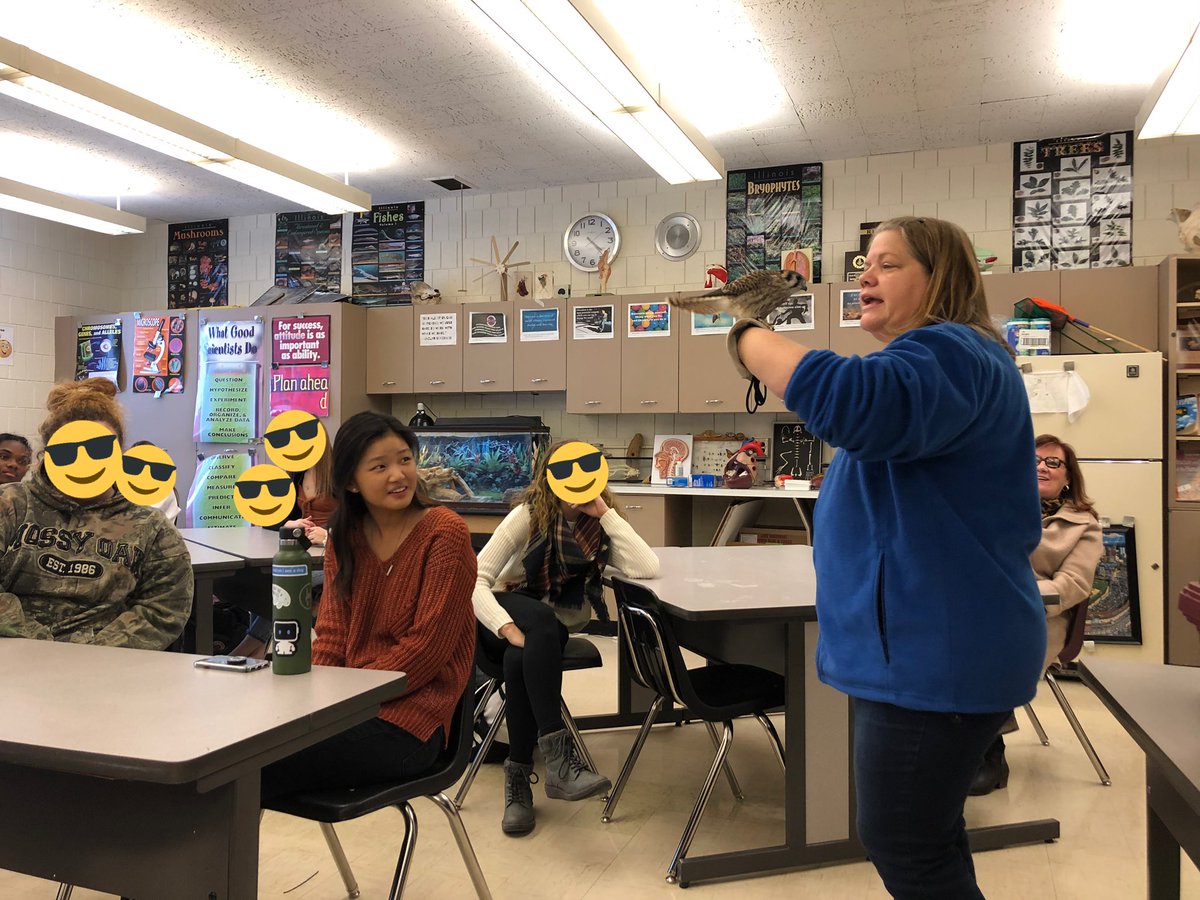 emsandy's tweet photo. Thank you Shannon from @MillerParkZoo for coming to @uhighisu to talk with our Girls in STEM club about your #STEM journey! They loved meeting all your animals! #girlsinSTEM #WomenInSTEM #Zoo @SolbergChem https://t.co/EJsS99Dh5B