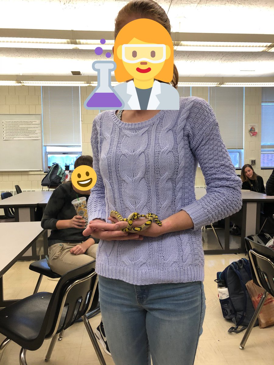 emsandy's tweet photo. Thank you Shannon from @MillerParkZoo for coming to @uhighisu to talk with our Girls in STEM club about your #STEM journey! They loved meeting all your animals! #girlsinSTEM #WomenInSTEM #Zoo @SolbergChem https://t.co/EJsS99Dh5B