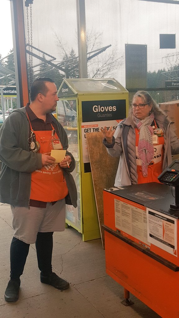AngelaHD4709's tweet photo. Infocus Team Members Ryan and Cody on the Team task hunt. Great job passing the safety quiz Ruddy, Kathy, Maria, Steven and Holly. #Infocus2019 #D52Elite💎 @floyd_ven @AkinsMel @ASM4724 @4724TumwaterHD @AliceTHD4724 @devorin @JKribell https://t.co/fy7EoX9qtg