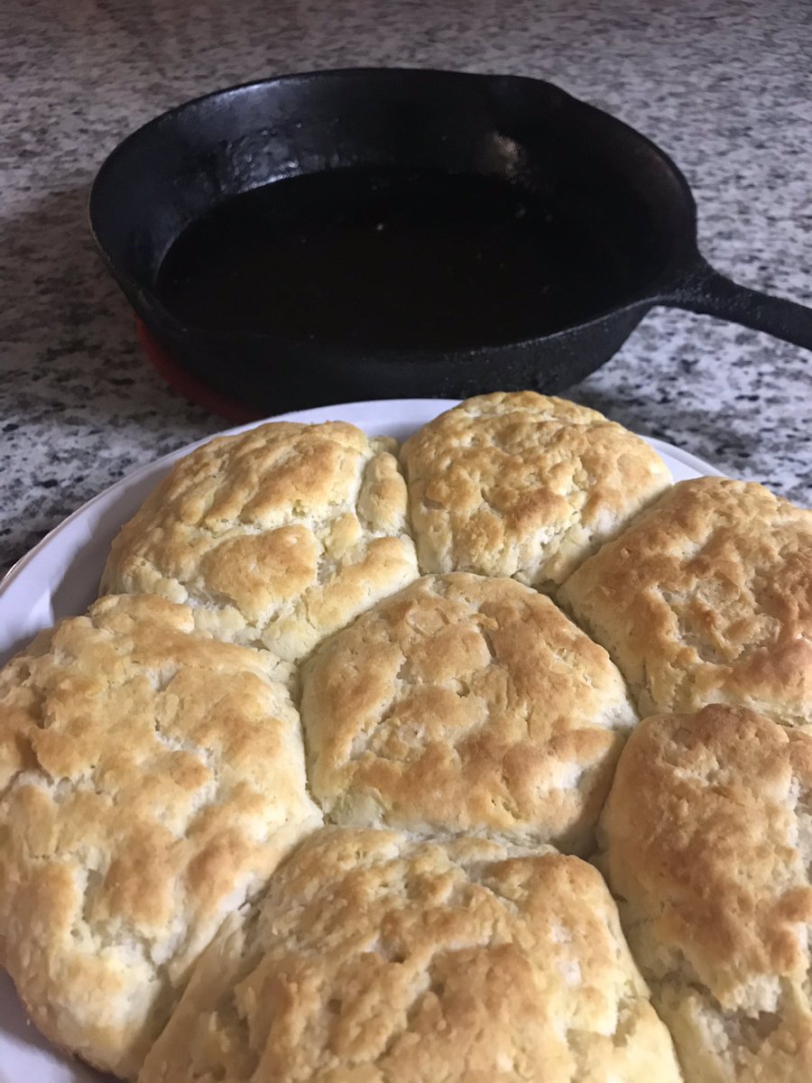 Homemade biscuits from the cast iron skillet! #likememawusedtomake #breakfastfordinner #coldweatherfood