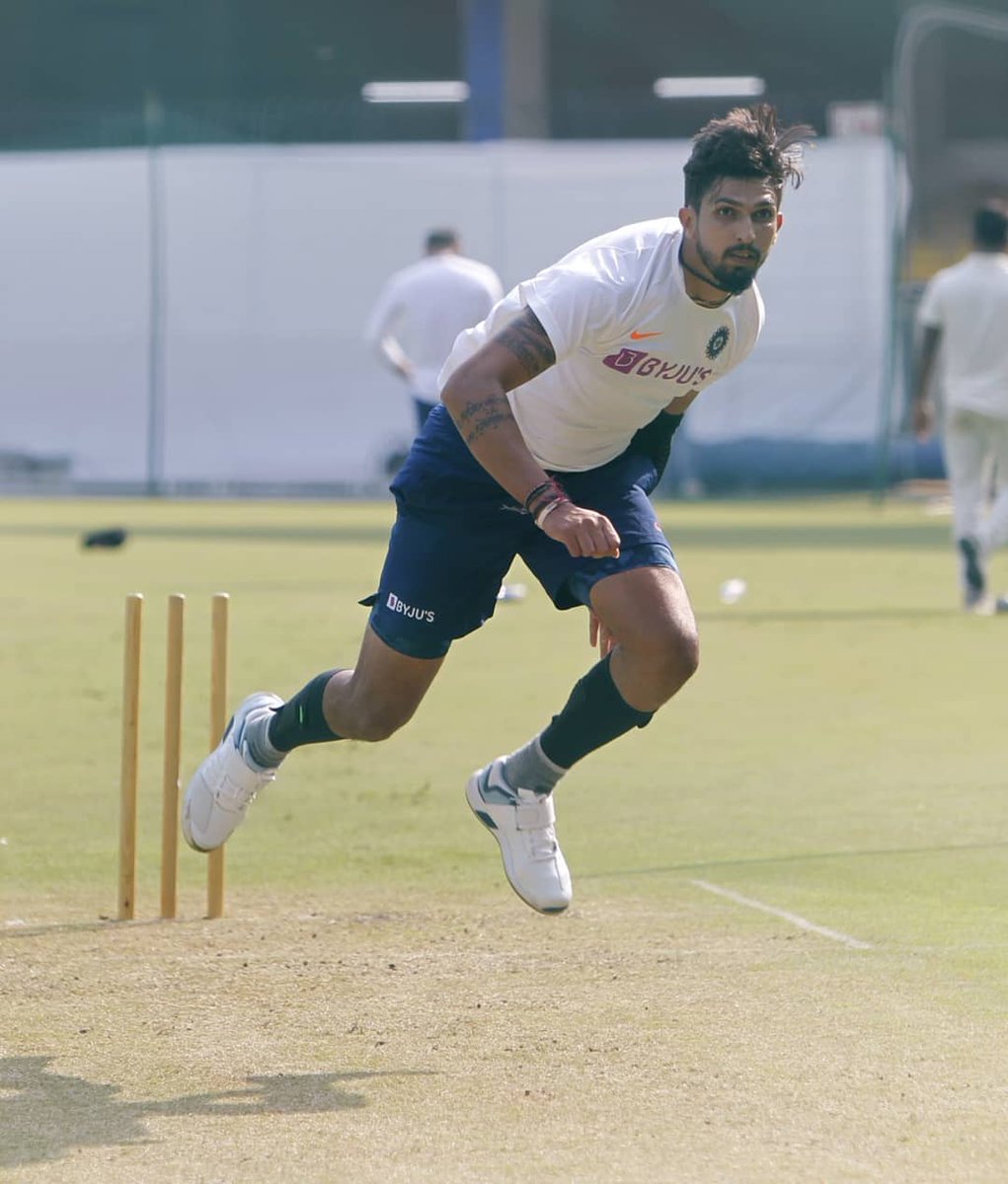 priyanshonline's tweet image. Bowling full steam and in full flow 🔥🔥 #TeamIndia #INDvBAN #1test