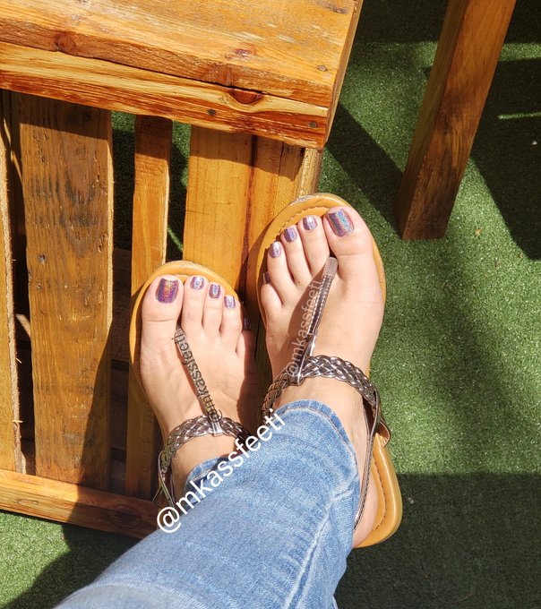 D&iacute;a soleado con mi ped&iacute; hologr&aacute;fico 😍😍 Follow me and not miss all about my pics, videos. Subscribe now<a href="/tag/footfetish"class="tags"><span>#footfetish</span></a><a href="/tag/foot"class="tags"><span>#foot</span></a><a href="/tag/footjob"class="tags"><span>#footjob</span></a><a href="/tag/feetfetish"class="tags"><span>#feetfetish</span></a><a href="/tag/paypig"class="tags"><span>#paypig</span></a>