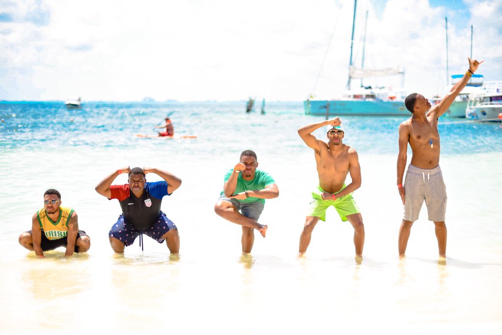 JamxliVe's tweet image. We’re brothers in a deeper sense than they can comprehend... ❄️❄️❄️ #Alphaversary #TODturns3