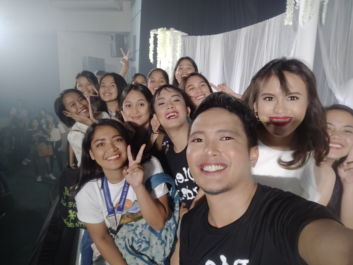 majeninabayeta's tweet photo. @third_alub Congratulations po! Thank you sa selfie and groupie🤗😍
#DieIndayUPLB #DieInday https://t.co/wquoQoTK74
